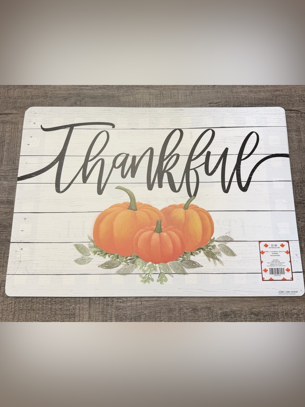 7 Reversible placemats.